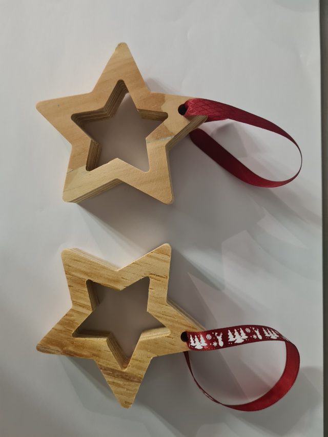 Déco Noel Etoile Pin Radiata — Creabais, mobilier sur-mesure