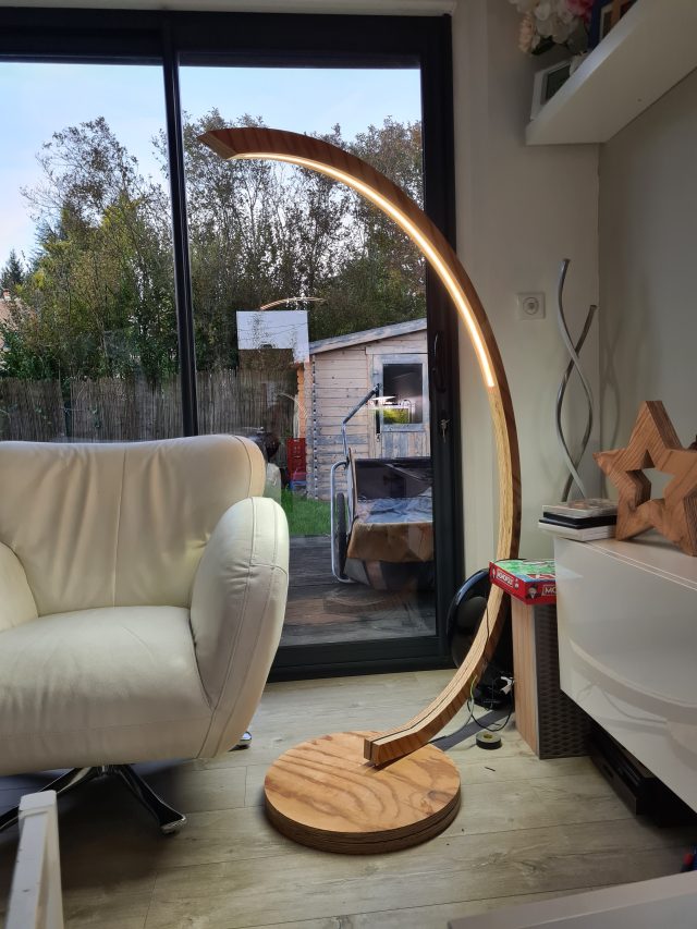 Lampe Arc — Creabais, mobilier sur-mesure