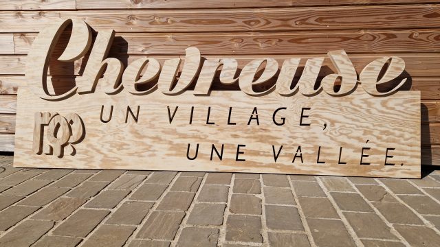 Lettrage Entrée Ville — Creabais, mobilier sur-mesure