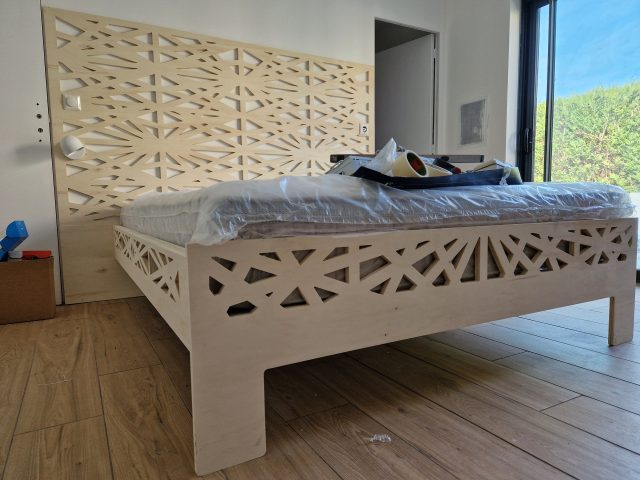 Lit Contre Plaque Peuplier — Creabais, mobilier sur-mesure